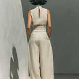 Set consisting of a sleeveless blouse and wide-leg trousers made from a cotton-linen blend.
